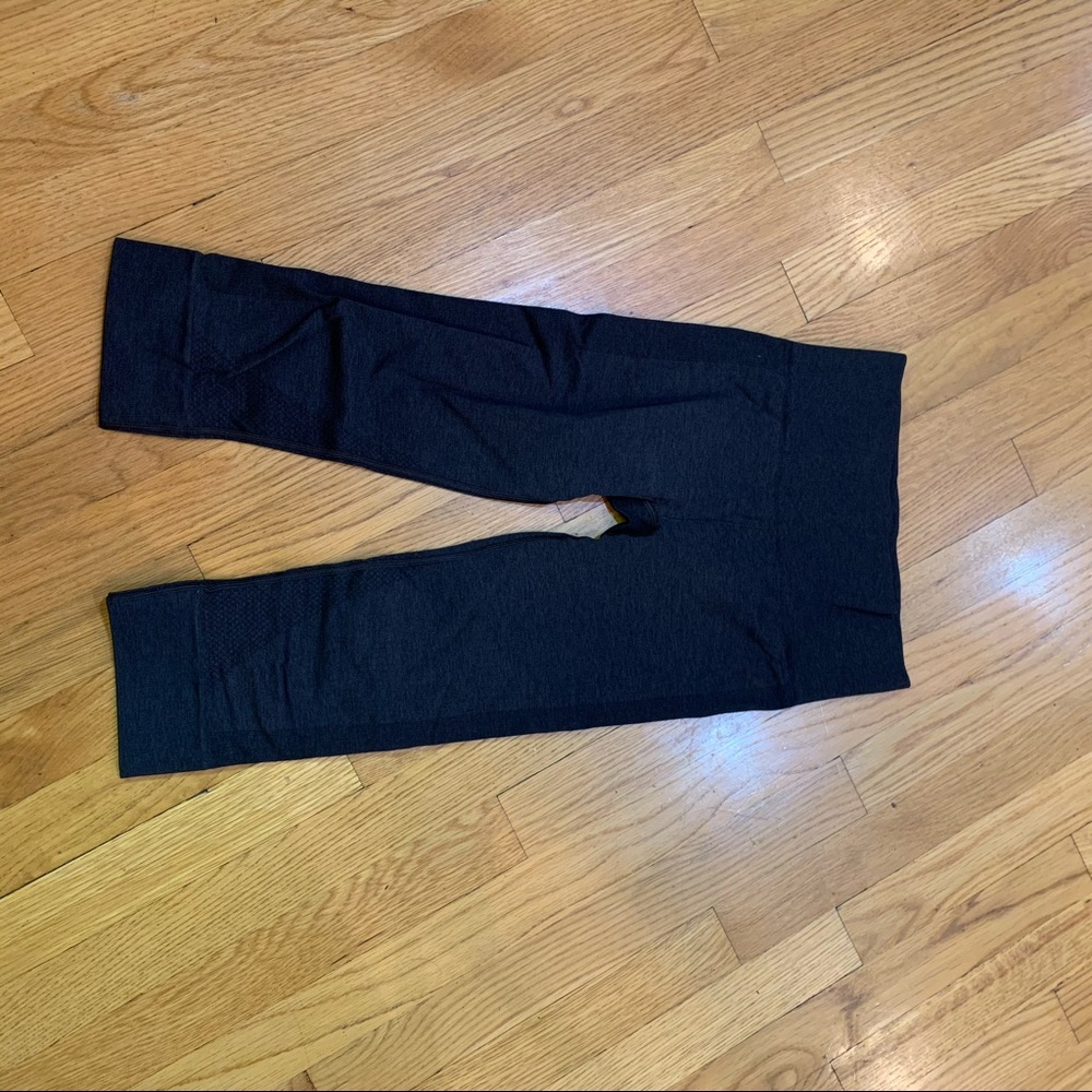 Lululemon-cropped-size 2